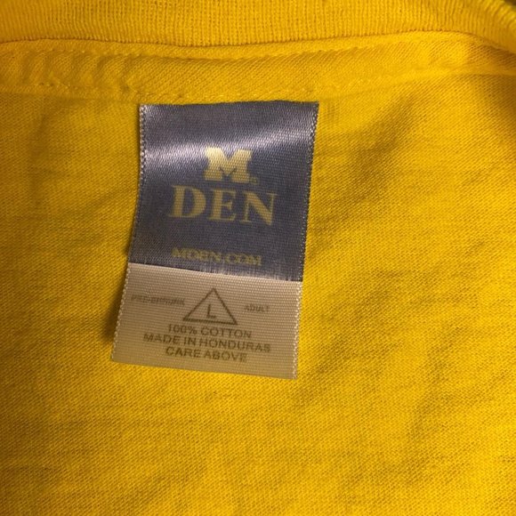 Michigan T-Shirt - Picture 2 of 3